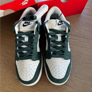 *BRAND NEW* Nike Dunk Low